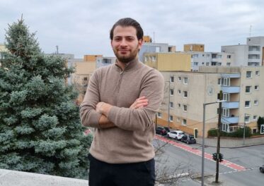 Cengizhan Yüksel auf dem Dach des Bürgerzentrums in Berlin Neukölln